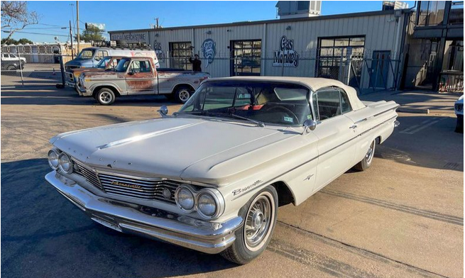 1960 PONTIAC -  BONNEVILLE