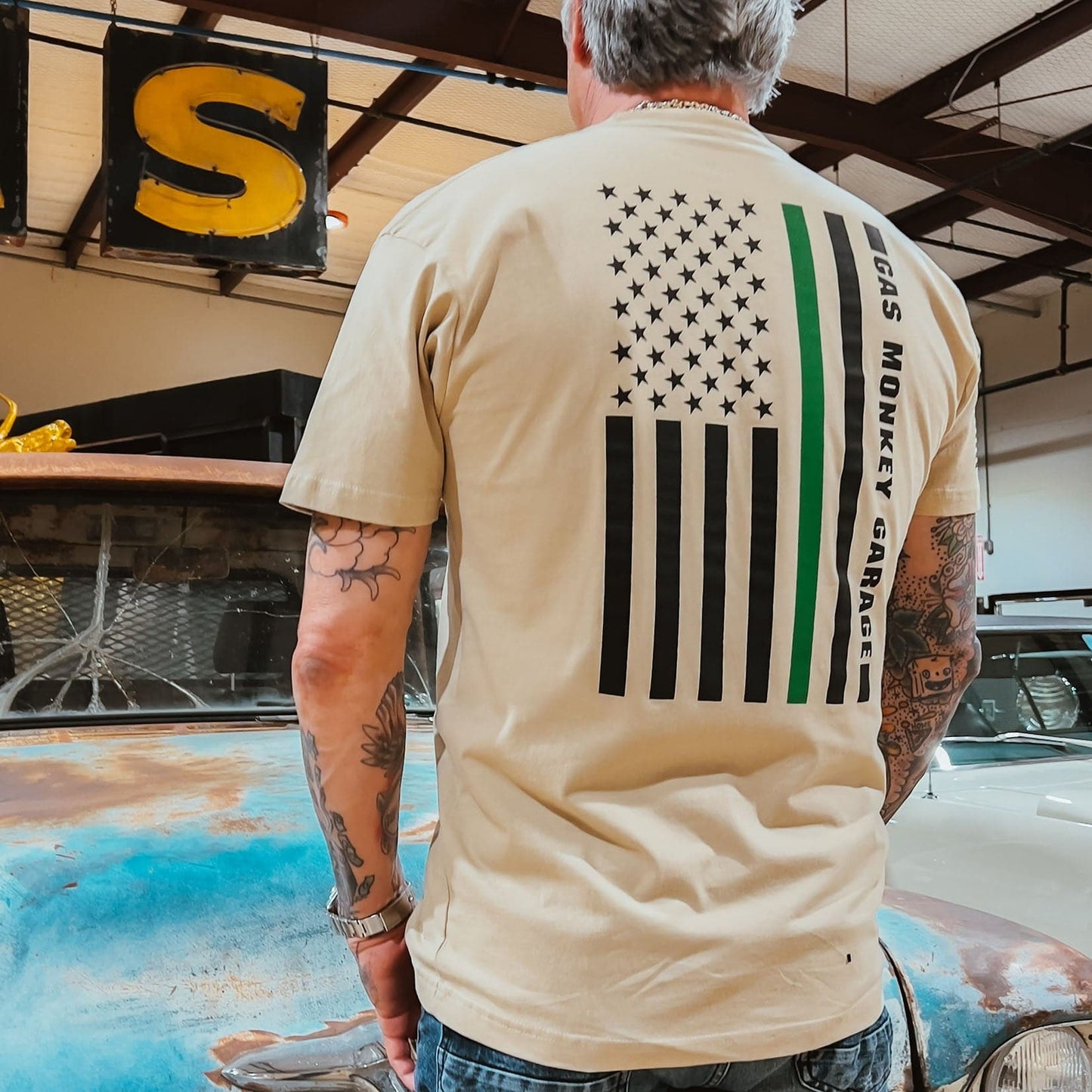 Camiseta delgada de línea verde